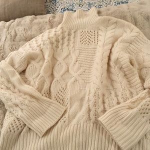 Beautiful cashmere Athleta sweater